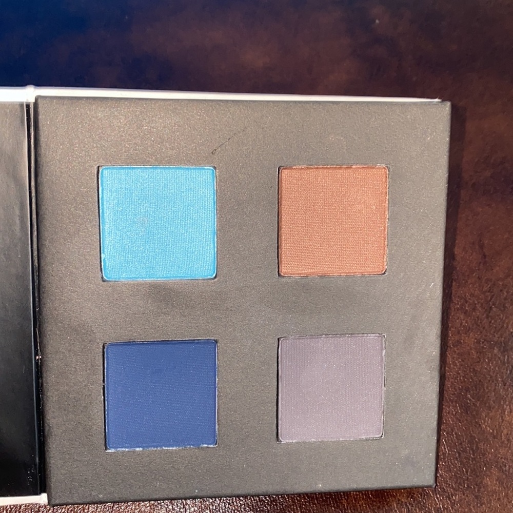 🪿Adorable MAKE Calypso Palette! - Picture 4 of 5